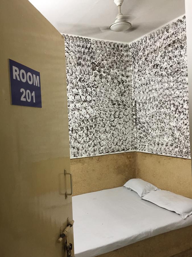 Karam Durga Guest House Нью-Дели Экстерьер фото